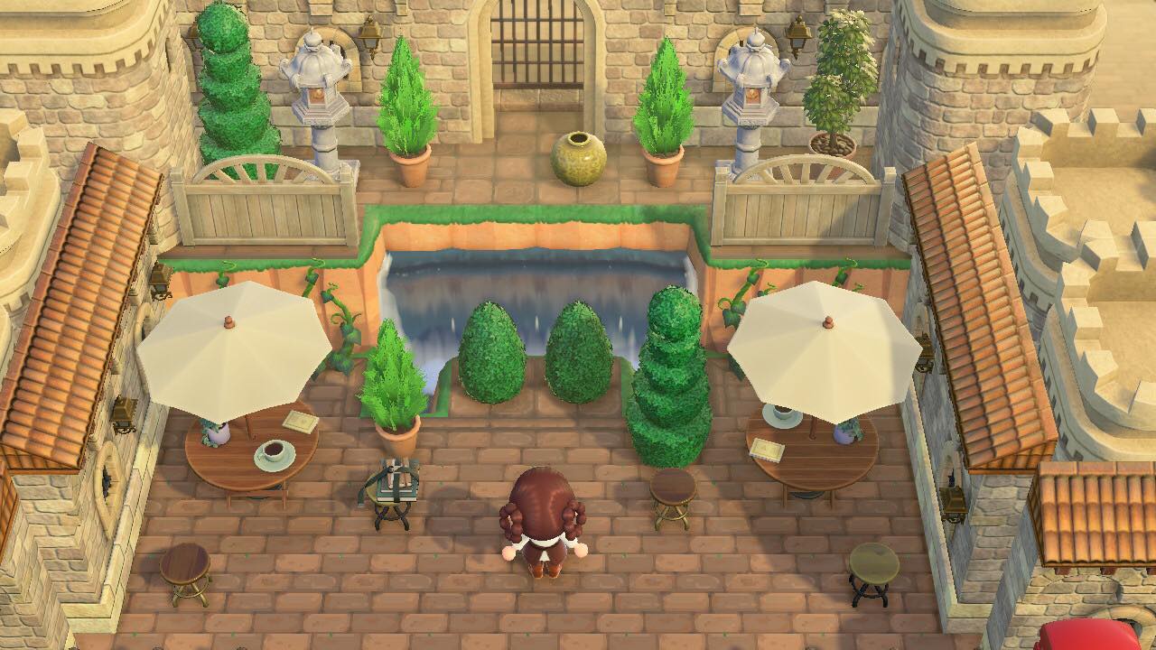 Courtyard cafe
